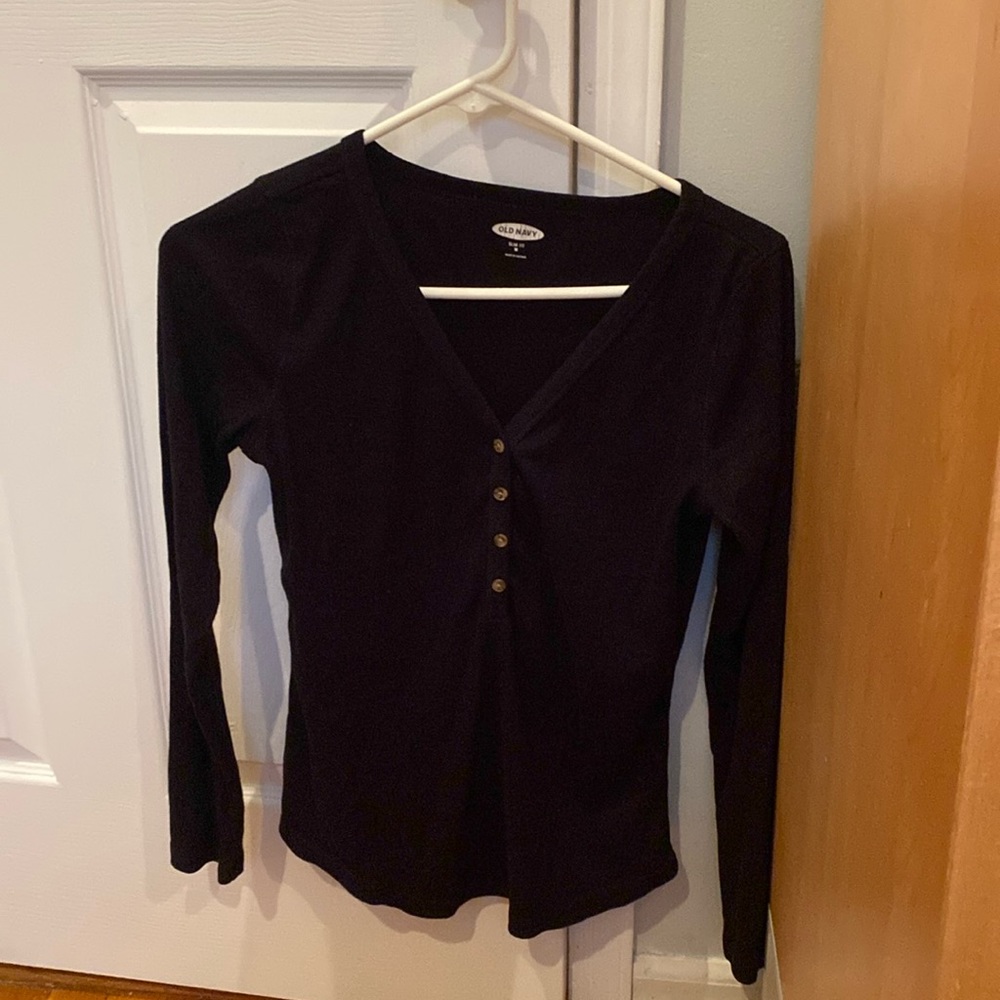 Woman’s V neck long sleeve Henley from Old Navy size medium color black.